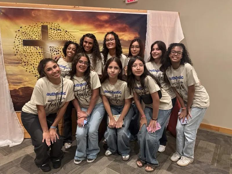 Participantes del retiro de jóvenes